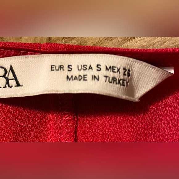 ZARA SIZE S FUCHSIA PINK SHORT
DRESS LONG SLIT SLEEVES - Picture 5 of 6